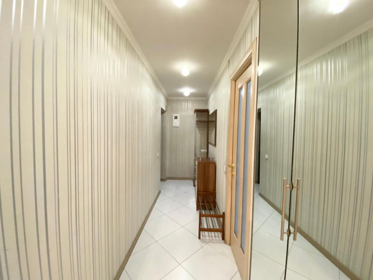Beautiful 1-Bedroom Near Most City Center Dnipro Exterior foto
