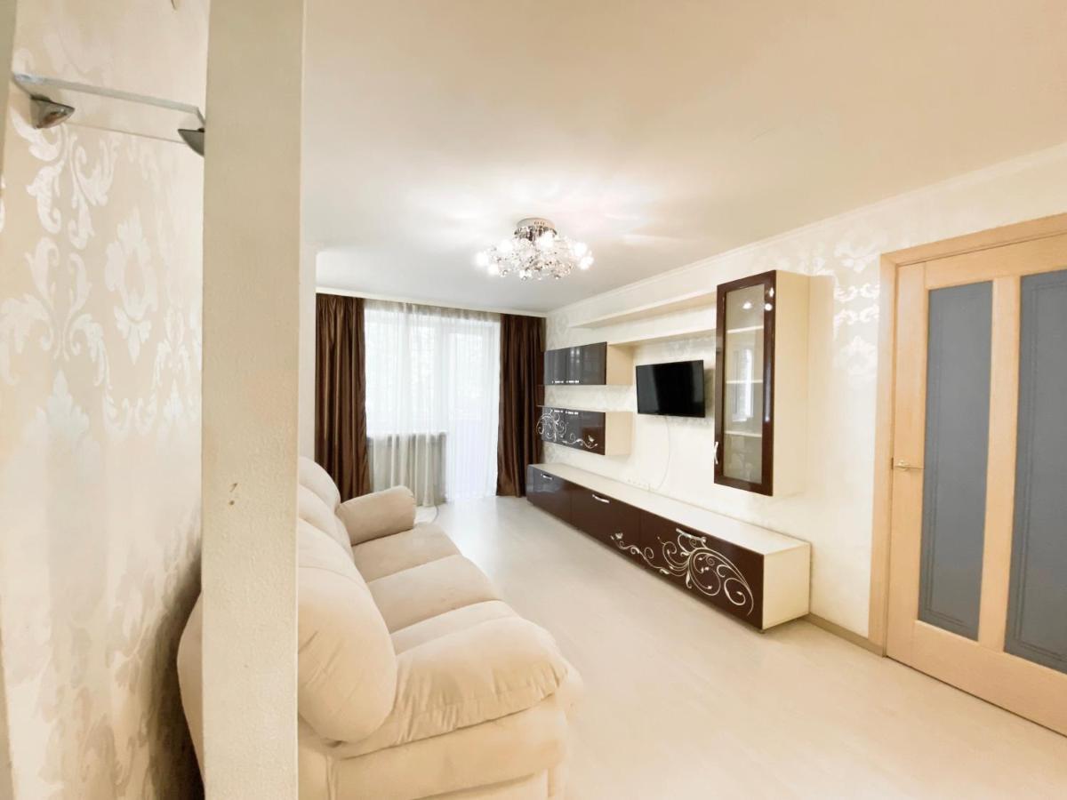 Beautiful 1-Bedroom Near Most City Center Dnipro Exterior foto